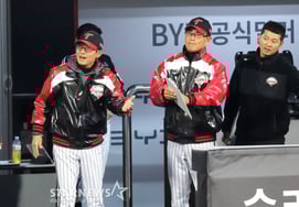 [Chụp ảnh] 'Cảm ơn vì một điểm nữa nhé'' Đạo diễn Yeom Kyung Yeop