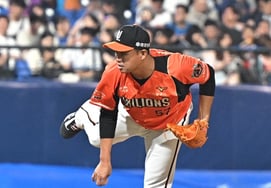 'Shock!' Taiwan baseball sparks controversy over public reprimand for pitcher who failed to cover first base → Live broadcast captured the entire incident immediately after the game ended