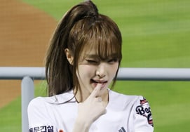 [フォト] YENA、ジャムシルで息が止まるほどのアンタルチャレンジ