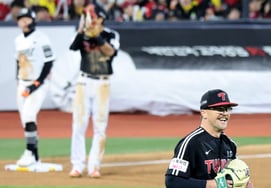 [Фото] "6 иннингов без потери очков" Уэллс