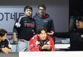 [Chụp ảnh] Xin lỗi vì đã đánh bay Seungri, Wells, Jang Hyunsik."