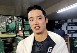 «Первая профессиональная победа за 9 лет с тех пор, как я вернулся и присоединился к себе» Хён До Хун тронут: «Я выдержал это благодаря моей жене в трудное время→Большое спасибо, я люблю тебя ♥»