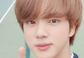 「ビジュアル天才」BTSのジン、運BTS..ピクルボールを打つ姿に世界中のファンが歓声