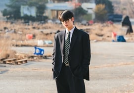 『ワンダフルス』のベールが剥がれた..チャ・ウヌ、‘超能力’特別採用公務員役