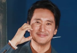 Zlatan, come on over... Finding a lookalike for Shin Hyun-jun, hosted directly