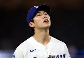 Я помог Отани с 'Приветствие на 90 градусов' с 'Вау' Ким Хе Сон фантастической защитой → Это первое поражение в первом автогоночном бое... Разделение LAD на одно очко