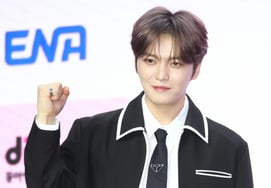 Kim Jae-joong 'Relaxed Fighting' [★Photo]