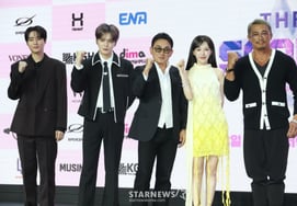 『ザ・スカウト』、ファイト！ [★写真]