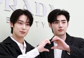 エンハイプンのソヌとソンフン『エンジンへのハート』 [★写真]