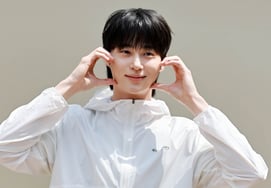 边宇硕"可爱的脸颊Heart" [★照片]