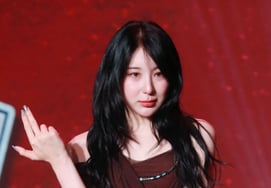 Lee Chae Yeon bị nghi ngờ rụng tóc" [12 giờ]