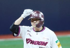 「オ・ソンジン 11回 スクイーズ」キウム、10位ロッテとの延長戦の激闘の末、6-5で制圧！ 「臨時選抜」で大物を捕まえた→再び2G車が逃走 [釜山現場レビュー]