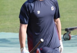 最下位脱出を狙うロッテ、ユン·ドンヒ、チョン·チョルウォン、チョン·ヒョンス、キョヤマ、キム·ミンソン全員が登録→大規模なロースター改編