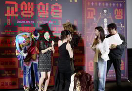 电影中的鬼魂登场让所有人都大吃一惊！ [★照片]