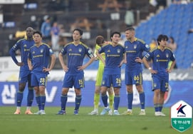 Trong Asia Top 10 có 3 đội Nhật Bản, đội 1 K League... Ulsan giữ được lòng tự trọng của 'Hạng 6' Al-Hilal giành vị trí số 1 trên sân khấu quốc tế