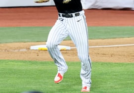 [Một lần thôi] Kangmin à, cậu muốn sống thử à? Cầu thủ chốt gôn 3 của LG Chun Sung Ho