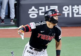 [Смущение одним разом] Чон Сон Хо активно выступает против своего бывшего друга: "Он ударил в начале 10-го иннинга, дошел до третьей базы и даже забил".