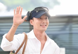 A heartbreaking love story conveyed by Roy Kim.. 'Today, It's Sold Out' OST released today (30th)