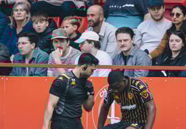 时隔410天的复出战，仅用10分钟就"又"十字韧带破裂 全世界都感到惋惜的马鸵鸟"悲剧"