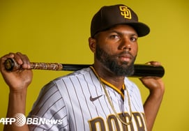 [快讯] "日本NPB经验"小将215本垒打巨炮，起亚队来了！ 美国著名记者报道... 有望成为代替卡斯特罗的外援