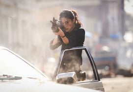 銃を持ったチョン・ホヨンの視線が奪われる..ナ・ホンジン『ホープ』、初スチール公開