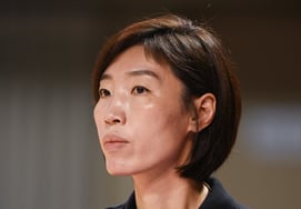 17年間共にしたイム・ヨンヒコーチも去る··· 新しい時代に備える『ウリ銀行王朝』