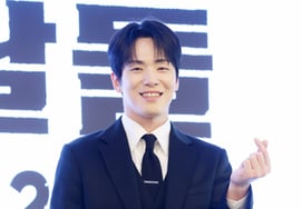 金正贤，男子汉中的明朗微笑 [★照片]