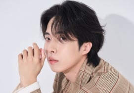 Singer Jae-ha signs exclusive contract with M-K-S Entertainment... Family with Bessar and Lee Do-jin