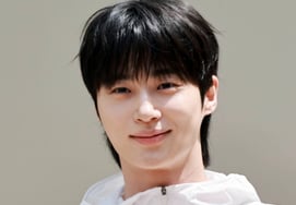 Lên hạng 'Romance King' rồi.Byun Woo Suk là diễn viên 男 thứ ba trong Star Ranking