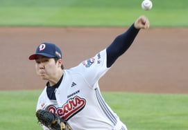 [相片儿] 崔承勇:"5局要投球啊！"'