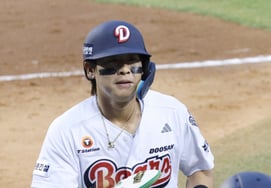 [Chụp ảnh] Park Chan Ho 'Đồng điểm, ghi được 10 cú base hit trong 5 mùa liên tiếp'