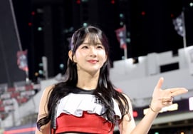 [Photo] "Try it!" K-Cheer Kim Jin-a