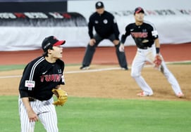 [Фото] Ничья в конце 5-го иннинга...' Лим Чан Гю