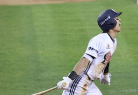 [フォト] キム・ミンソク『打つ瞬間、惜しい歓声』