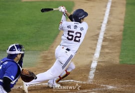 [相片儿] 朴俊顺，满垒跑垒员击出反败为胜的适时安打