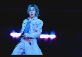 「舞台の天才」BTSのジミン、BTS『ベプセ』でタンパスタジアムを熱くした..ファンも熱烈に応援
