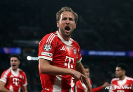 'What is the greatest UCL match?' PSG vs. Munich 9-goal thriller... Rooney harshly criticizes: "Did you even practice defense? It was neighborhood soccer level"
