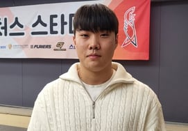 「インタビューに慣れていないので…」「恥ずかしがり屋だった18歳の少年→KBO決勝打で1位に『最高の解決者』として急成長する」
