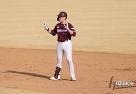 'Oops,' another injury strikes as a key lineup member is sidelined; a 'second-year pro' is suddenly called up to the first division and immediately starts as the leadoff hitter! [Gocheok]