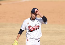 'Lee Hye-cheon's form?' Finally debuts in the first division, escapes a scoreless crisis with runners on second and third base after one out. "I want to show 'fighting rooster' mode pitching without ever running away," declares his bold resolve.