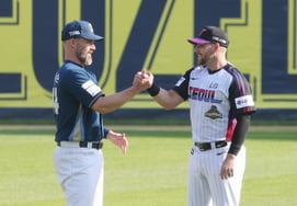 [Chụp ảnh] Davidson - Austin 'Good Game ngoài trời'