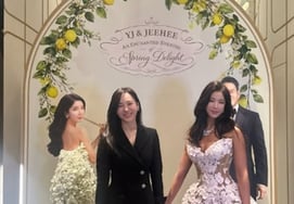 パク・ジュミ、‘新世界’のチョン・ヨンジン妻と並んでツーショット「弟だけど尊敬」