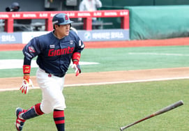 「最下位」ロッテ、斬新なラインナップで出撃！→キム·テヒョン監督の意味深い一言「チームの中心打順が…」「主力級の2人が姿を消した」 [インチョン現場]