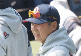 与安佑镇见面的金元亨"本杰明坚持5局就OK，下半场决一胜负→增加投球手是...""