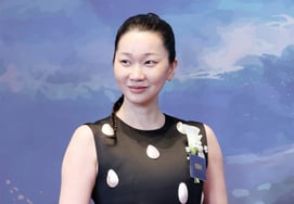 'No-Bra Confession' Jang Yoon-joo "My chest size is D to G cups" coolly reveals [Star Issue]