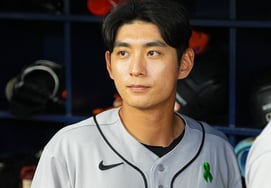 What a shock! Lee Jung-hoo, who had two hits stolen, was stopped by excellent fielding despite hitting well → Batting average drops to 0.288