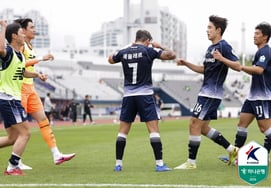 'PK miss → re-declaration → goal': Eulere scores the winner! Seoul E-land breaks through Gimpo's defense! 2-1 victory... successful turnaround [Mokdong On-site Review]