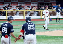 [Photo] 'Two-run single allowed to Yang Eui-ji in three seconds' Park Jun-hyeon