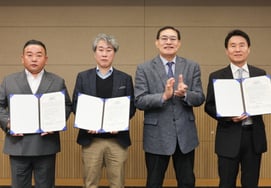Choi Jin-gong, new non-executive directors sign integrity contract