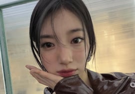 Suzy, perfect even in ultra-close selfies.. exuding pure yet alluring charm